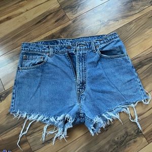 Vintage Levi 505 cut off shorts